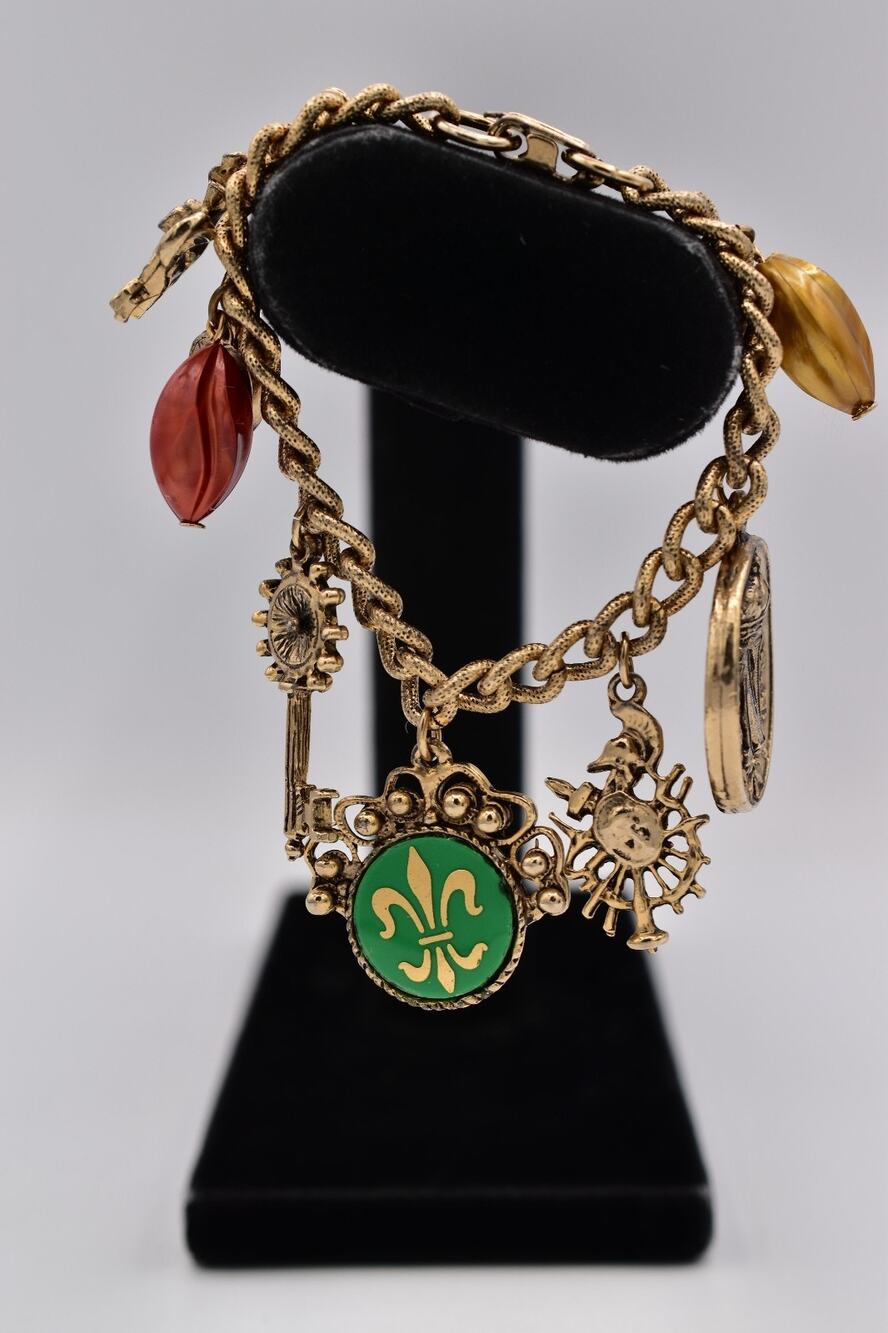 Vintage Medieval Charm Bracelet 7" Coin Key Fleur De Lis Antiqued Gold 60s BinO